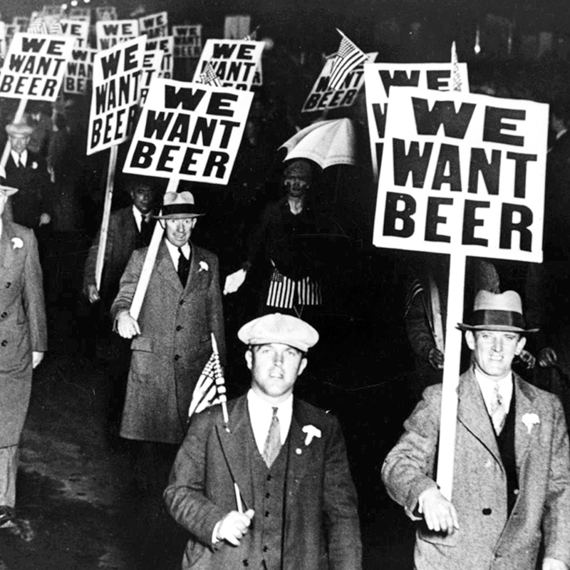 Black and White We Want Beer P - Photography New York 评论和价格